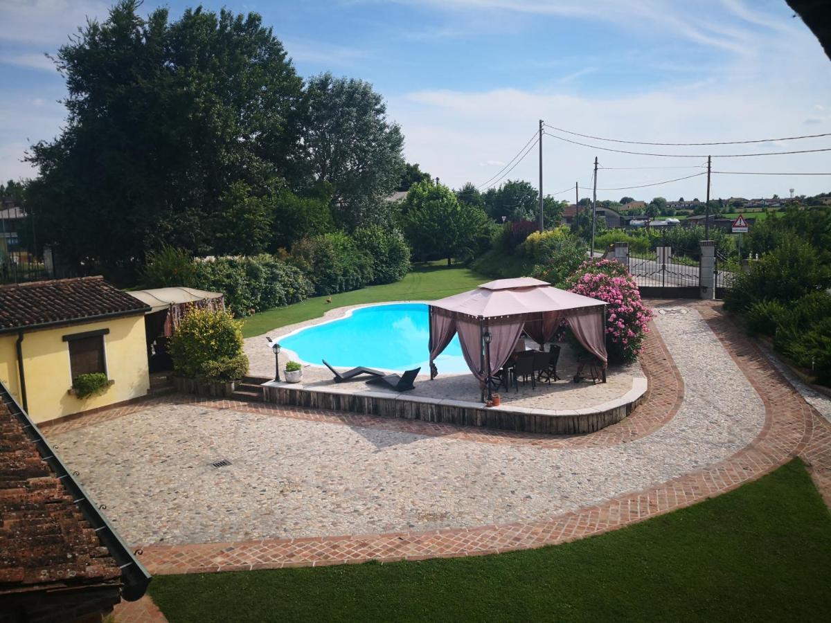 B&B Il Martin Pescatore Bagnolo San Vito Exterior photo