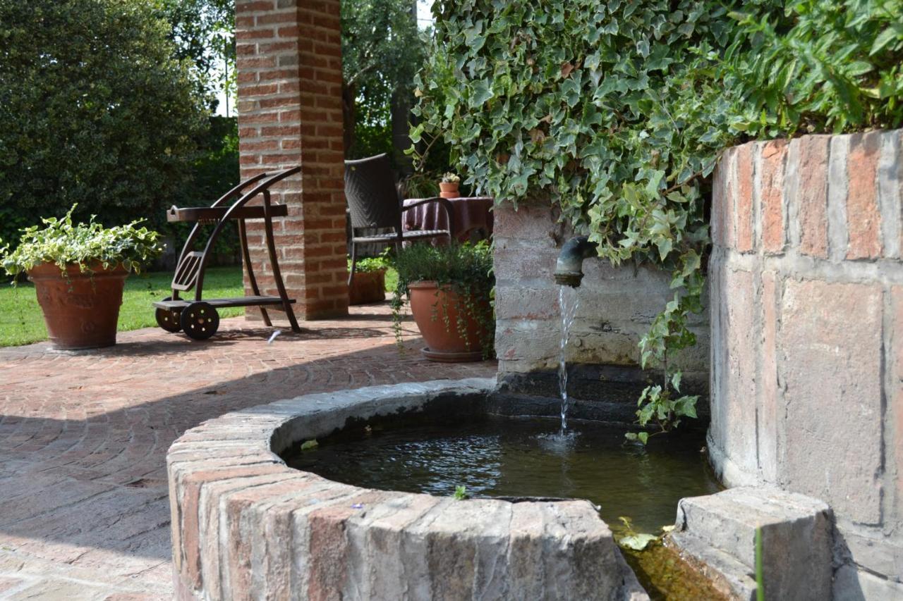 B&B Il Martin Pescatore Bagnolo San Vito Exterior photo