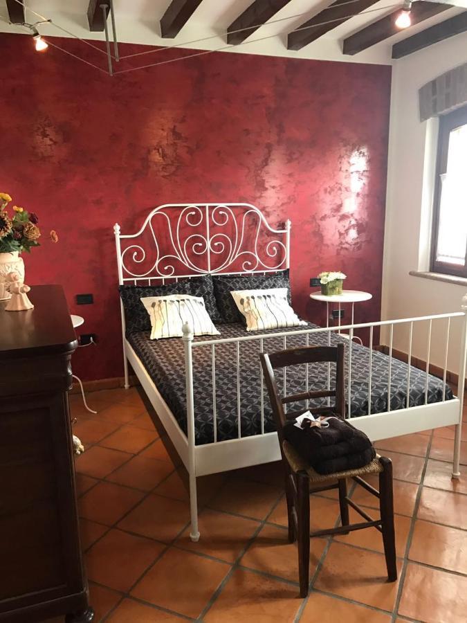 B&B Il Martin Pescatore Bagnolo San Vito Exterior photo