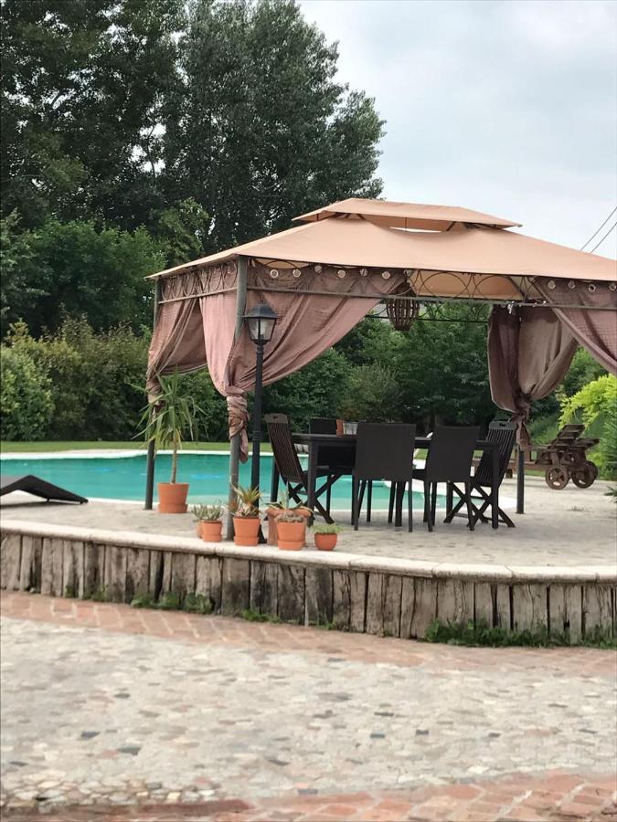B&B Il Martin Pescatore Bagnolo San Vito Exterior photo